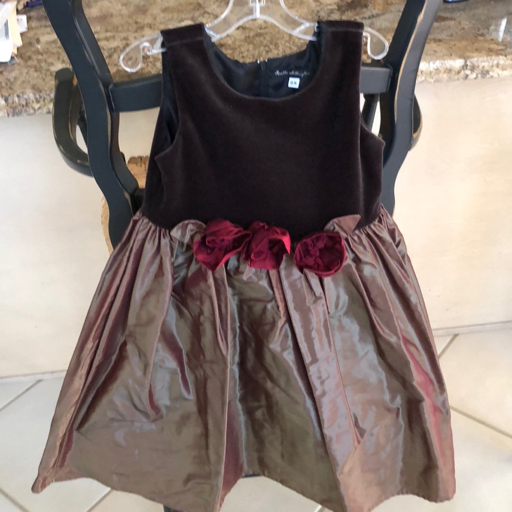 Rosetta Millington Size 6x Dress w/3 Roses. NWT.